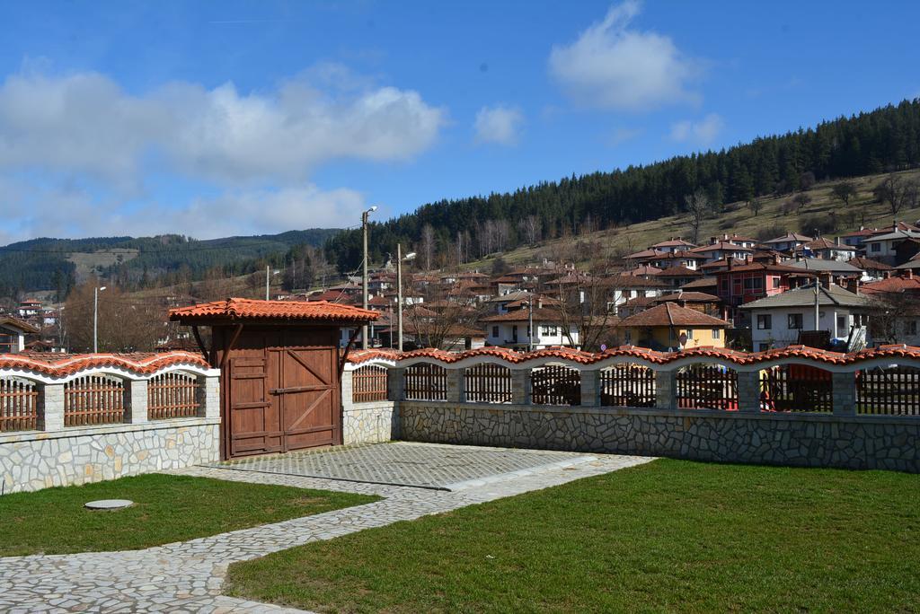 Guest House H Dzhogolanov Koprivstica Kültér fotó