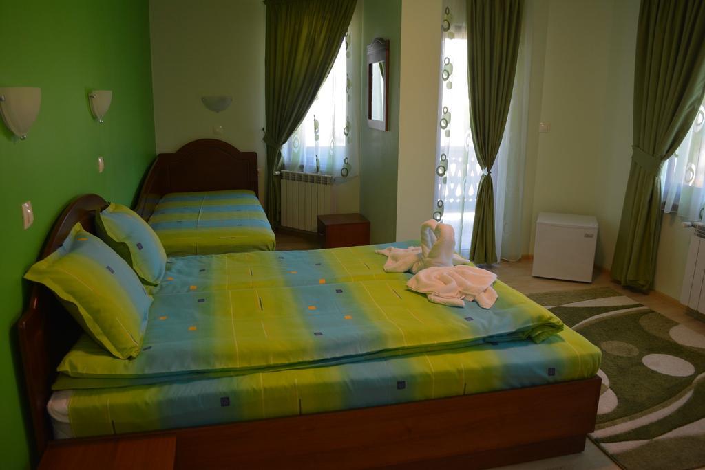 Guest House H Dzhogolanov Koprivstica Kültér fotó