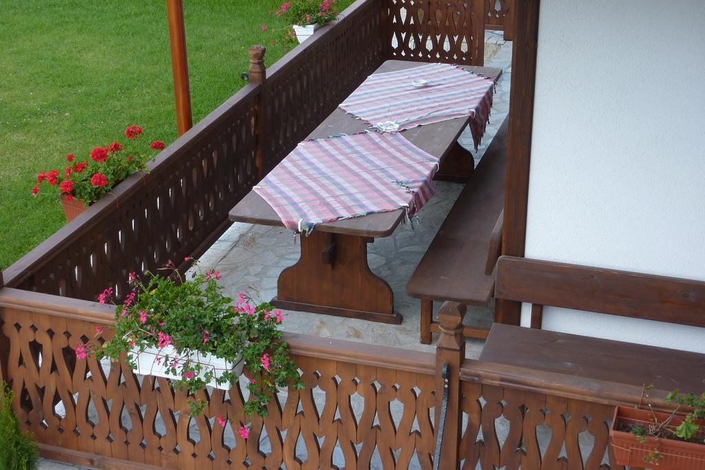 Guest House H Dzhogolanov Koprivstica Kültér fotó
