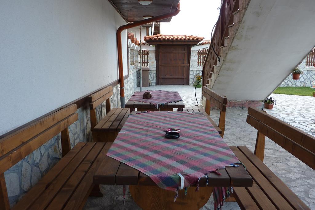 Guest House H Dzhogolanov Koprivstica Kültér fotó