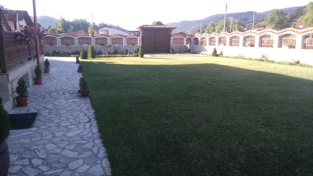 Guest House H Dzhogolanov Koprivstica Kültér fotó