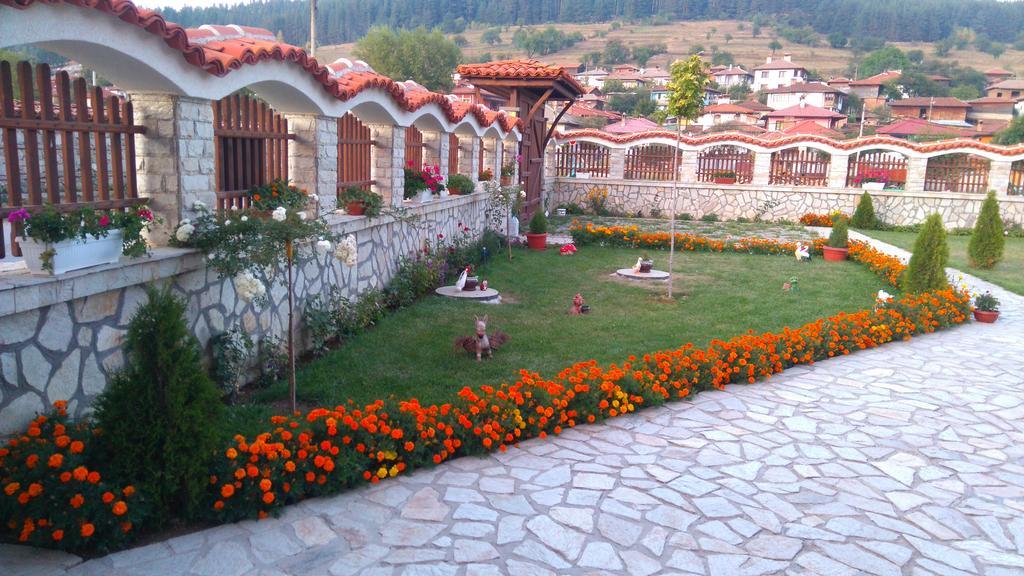 Guest House H Dzhogolanov Koprivstica Kültér fotó