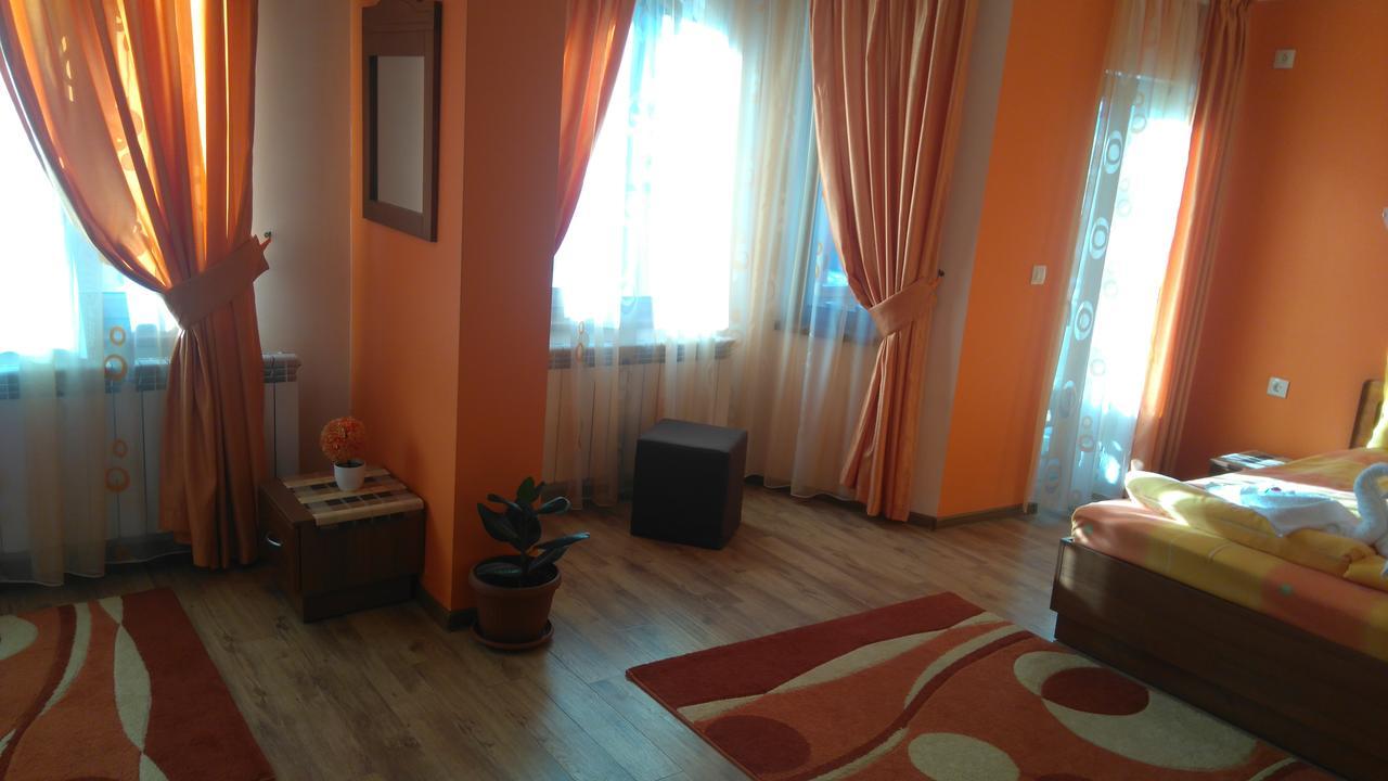 Guest House H Dzhogolanov Koprivstica Kültér fotó